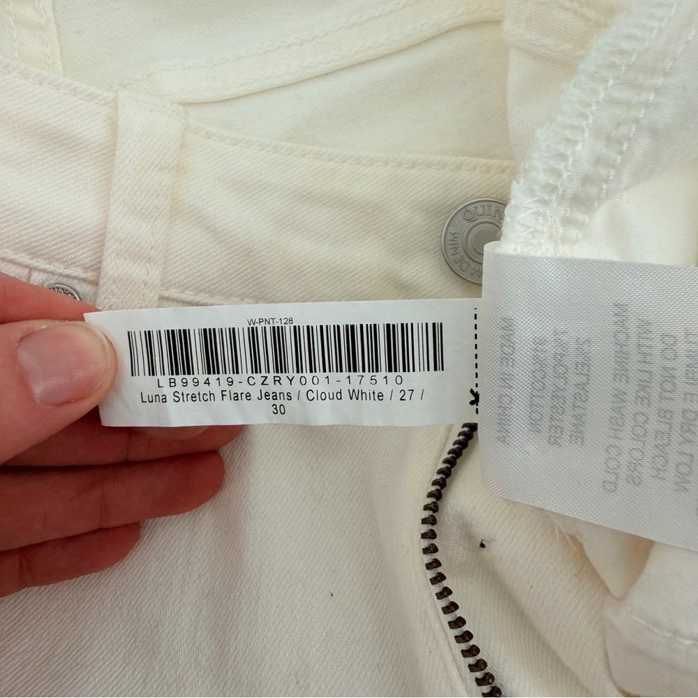 Quince Luna Stretch Flare Jeans in Cloud White - Picture 8 of 8